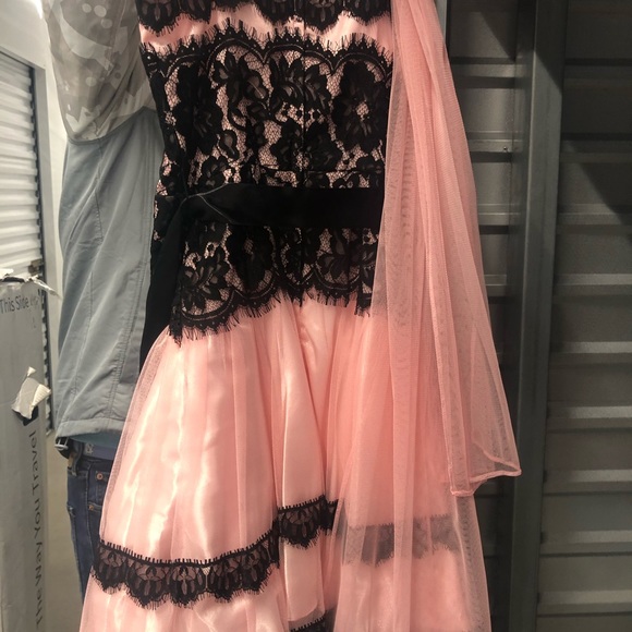 Dress - Picture 2 of 4